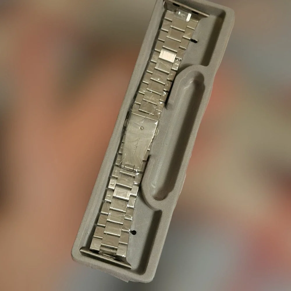 BNIB Apple Watch Band Stainless Steel Joyozy Watch Band 42 44 45mm Silver Gold